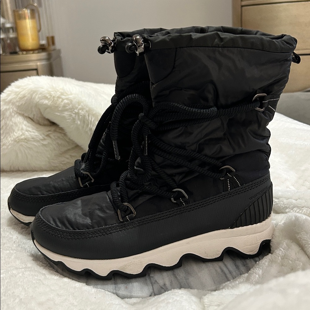 SOREL 10 Kinetic Wedge Boot waterproof insulated Winter boot stylish and chic